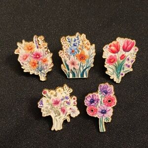Handcrafted Floral Enamel Magnet Set - Beautiful Gifts for the Moms in Your Life